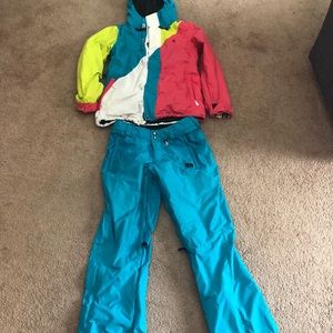 VOLCOM WOMENS SNOWBOARDING SET